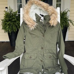 ❄️Hollister Coat with Fur Trimmed Hood Small